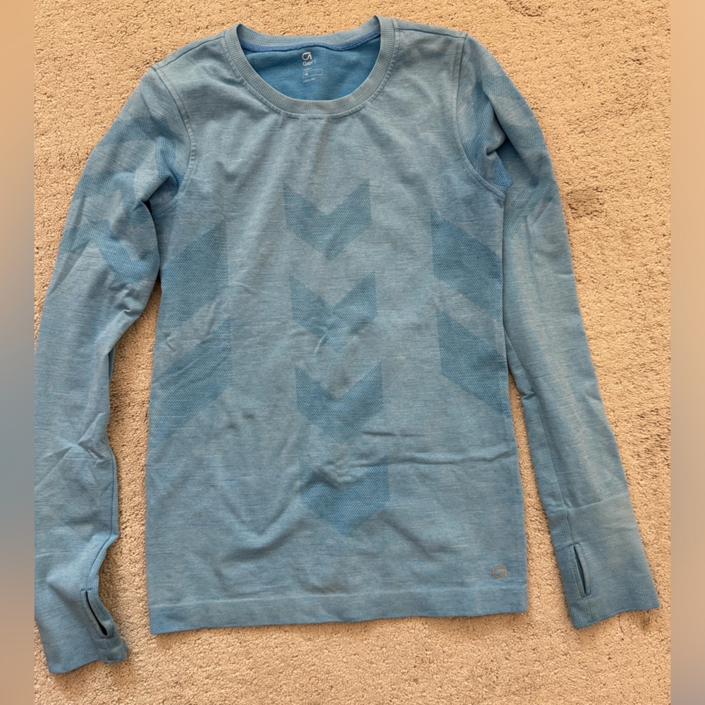 Women’s gap athletic long-sleeve top
